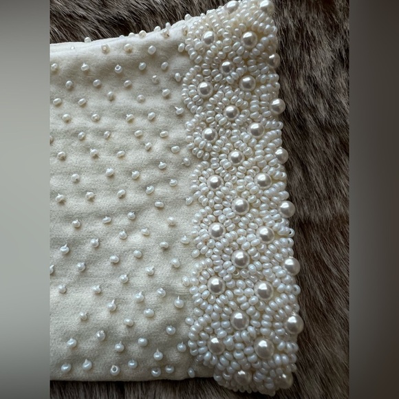 Beautiful cream/off white beaded gloves one size, stretch, made in Hong Kong New - Picture 10 of 11